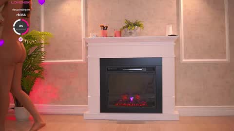 Snapshot of abbela_white chatting on October 13, 2025, 5:18 am Alexa online show from October 13, 2025, 5:18 am