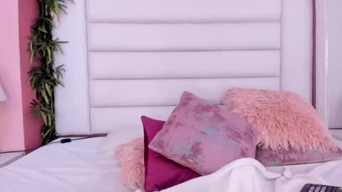 abbey_walker online show from February 26, 2025, 6:15 am