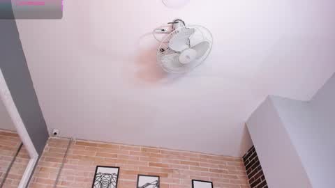 abbey_walker online show from November 6, 2025, 11:11 am