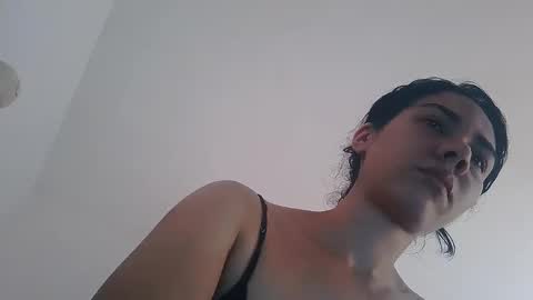 Snapshot of abbi_moon chatting on February 12, 2025, 3:27 pm Martina online show from February 12, 2025, 3:27 pm