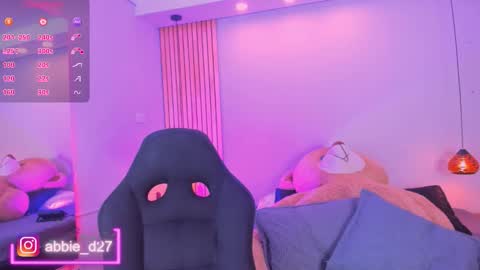 Abbie Edmond  online show from November 13, 2025, 5:28 am