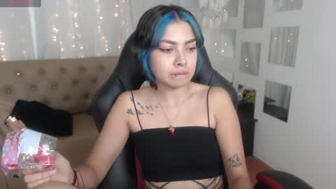 Snapshot of abbiross chatting on December 2, 2024, 7:38 pm Abbi online show from December 2, 2024, 7:38 pm