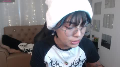 Snapshot of abbiross chatting on December 13, 2024, 7:43 pm Abbi online show from December 13, 2024, 7:43 pm