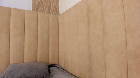 abby_swett1 online show from December 17, 2025, 1:17 pm