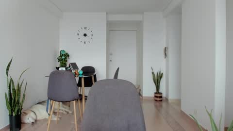 Snapshot of abbyada chatting on February 7, 2025, 2:15 pm Laura online show from February 7, 2025, 2:15 pm