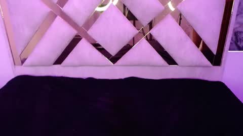 abbycute online show from December 3, 2025, 2:04 pm