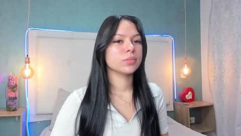 Abby Dixon  online show from November 7, 2025, 1:33 pm