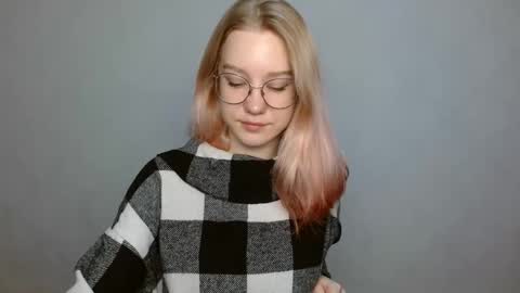 Snapshot of abbymoore__ chatting on December 28, 2024, 9:31 am Abby Lovense is active online show from December 28, 2024, 9:31 am