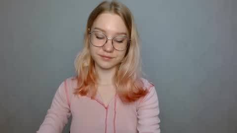 Snapshot of abbymoore__ chatting on January 12, 2025, 9:40 am Abby Lovense is active online show from January 12, 2025, 9:40 am