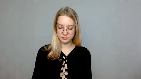 Snapshot of abbymoore__ chatting on February 18, 2025, 8:38 am Abby Lovense is active online show from February 18, 2025, 8:38 am