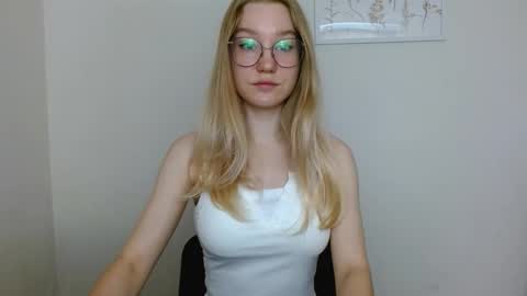Snapshot of abbymoore__ chatting on September 20, 2025, 8:37 am Abby Lovense is active online show from September 20, 2025, 8:37 am