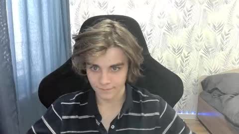 abbysal_blade online show from January 18, 2025, 7:49 am