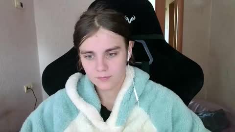 abbysal_blade online show from September 19, 2025, 6:04 am