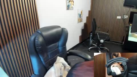 Abby Stones online show from October 29, 2025, 10:39 am