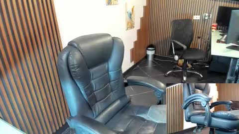 Abby Stones online show from November 26, 2025, 11:00 am