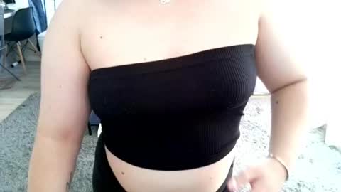 Snapshot of abbyvibe chatting on October 29, 2025, 10:50 am abbyvibe online show from October 29, 2025, 10:50 am