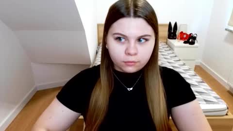 Snapshot of abbyvibe chatting on December 2, 2025, 9:47 am abbyvibe online show from December 2, 2025, 9:47 am