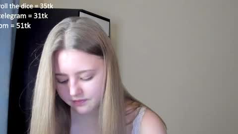 Snapshot of abbywyte chatting on January 25, 2025, 1:19 pm Abby    Stream at Sat  Sun  Mon  Fri online show from January 25, 2025, 1:19 pm