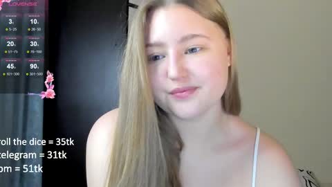 Snapshot of abbywyte chatting on February 14, 2025, 3:15 pm Abby    Stream at Sat  Sun  Mon  Fri online show from February 14, 2025, 3:15 pm