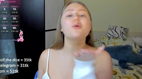 Snapshot of abbywyte chatting on February 23, 2025, 3:40 pm Abby    Stream at Sat  Sun  Mon  Fri online show from February 23, 2025, 3:40 pm