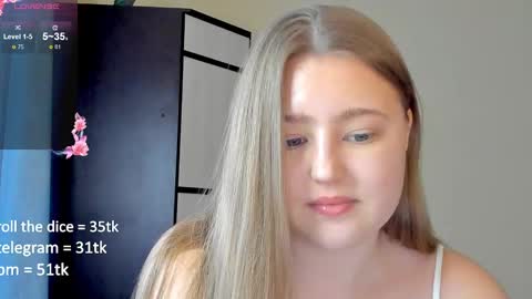 Snapshot of abbywyte chatting on February 24, 2025, 1:31 pm Abby    Stream at Sat  Sun  Mon  Fri online show from February 24, 2025, 1:31 pm
