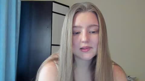 Snapshot of abbywyte chatting on March 9, 2025, 2:54 pm Abby    Stream at Sat  Sun  Mon  Fri online show from March 9, 2025, 2:54 pm