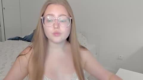 Snapshot of abbywyte chatting on November 30, 2025, 1:59 pm Abby Stream at Sat Sun Mon Fri online show from November 30, 2025, 1:59 pm