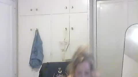Snapshot of abdgg83476 chatting on October 22, 2025, 4:02 am abdgg83476 online show from October 22, 2025, 4:02 am