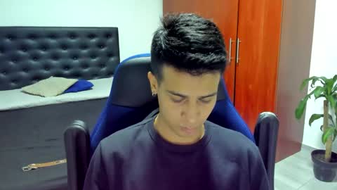 Snapshot of abelasburgo chatting on October 23, 2025, 2:44 am Independence model AbelAsburgo online show from October 23, 2025, 2:44 am