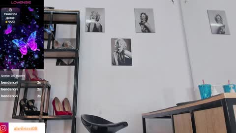 Snapshot of abril_ricci chatting on December 29, 2024, 2:21 pm Abril  online show from December 29, 2024, 2:21 pm