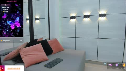 Snapshot of abril_ricci chatting on January 25, 2025, 4:23 am Abril  online show from January 25, 2025, 4:23 am