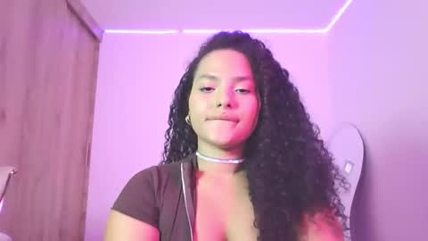 Snapshot of abril_ricci chatting on October 10, 2025, 6:56 am Abril  online show from October 10, 2025, 6:56 am