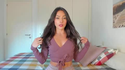 Snapshot of abrilhelena8 chatting on September 19, 2025, 9:00 am Helena online show from September 19, 2025, 9:00 am
