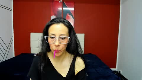 Snapshot of abrillee1 chatting on January 10, 2025, 7:54 pm ABRIL online show from January 10, 2025, 7:54 pm
