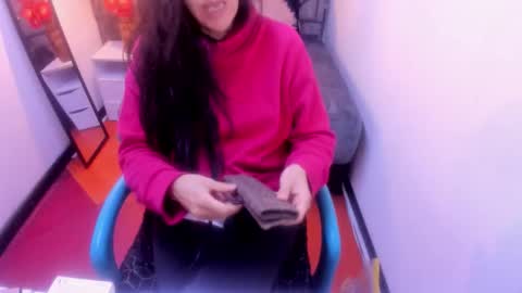 Snapshot of abrillee1 chatting on November 14, 2025, 11:42 am ABRIL online show from November 14, 2025, 11:42 am