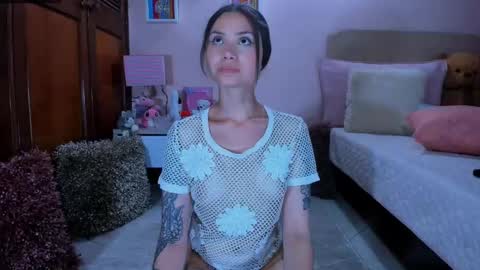 Abril online show from September 27, 2025, 3:22 am