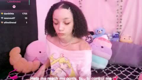 Peach online show from October 26, 2025, 3:45 am