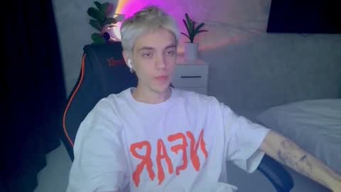 Snapshot of abslut chatting on September 13, 2025, 6:29 pm Nick online show from September 13, 2025, 6:29 pm