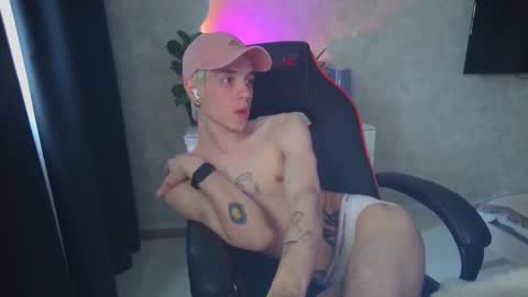 Snapshot of abslut chatting on October 1, 2025, 6:41 am Nick online show from October 1, 2025, 6:41 am