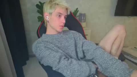 Snapshot of abslut chatting on October 2, 2025, 5:31 pm Nick online show from October 2, 2025, 5:31 pm