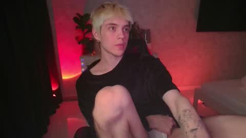 Snapshot of abslut chatting on October 11, 2025, 5:11 pm Nick online show from October 11, 2025, 5:11 pm