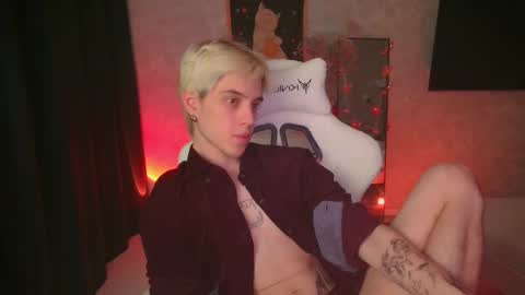 Snapshot of abslut chatting on October 24, 2025, 4:36 pm Nick online show from October 24, 2025, 4:36 pm