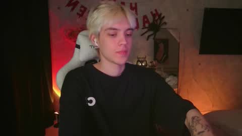 Snapshot of abslut chatting on October 29, 2025, 4:09 pm Nick online show from October 29, 2025, 4:09 pm