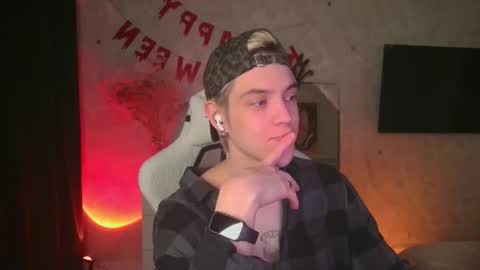 Snapshot of abslut chatting on October 30, 2025, 4:08 pm Nick online show from October 30, 2025, 4:08 pm