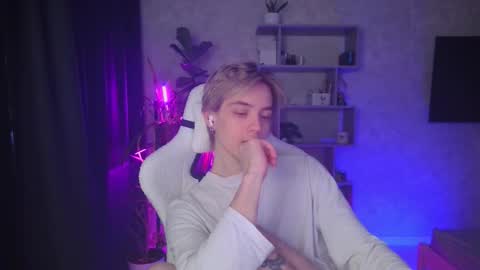 Snapshot of abslut chatting on December 14, 2025, 4:29 am Nick online show from December 14, 2025, 4:29 am