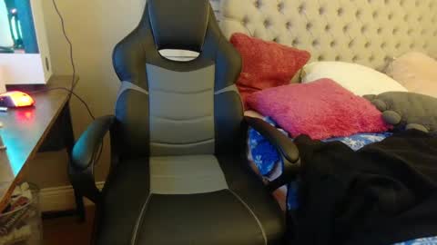 ac1d3athz online show from February 6, 2025, 6:18 am