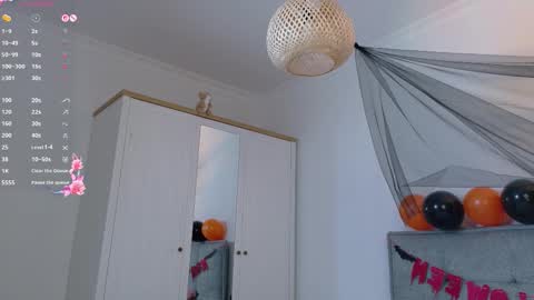 Akia online show from October 31, 2025, 7:53 am