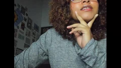 Snapshot of ada_gales_ chatting on February 6, 2025, 5:25 am  Isa  online show from February 6, 2025, 5:25 am