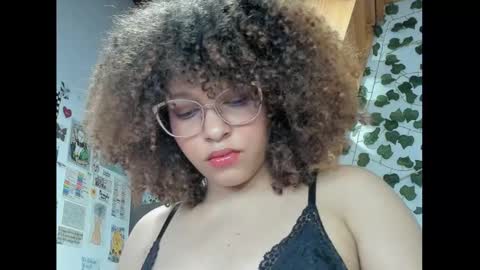 Snapshot of ada_gales_ chatting on February 23, 2025, 1:24 am  Isa  online show from February 23, 2025, 1:24 am