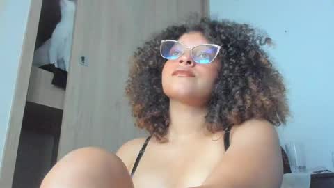 Snapshot of ada_gales_ chatting on October 2, 2025, 4:08 am  Isa  online show from October 2, 2025, 4:08 am